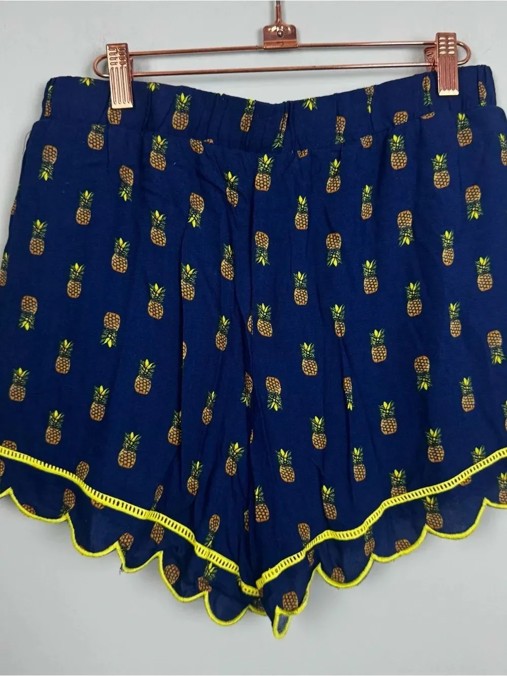 BLUE RAIN | NEW Pineapple Print Navy Blue Shorts Yellow Trim Women’s Size Large